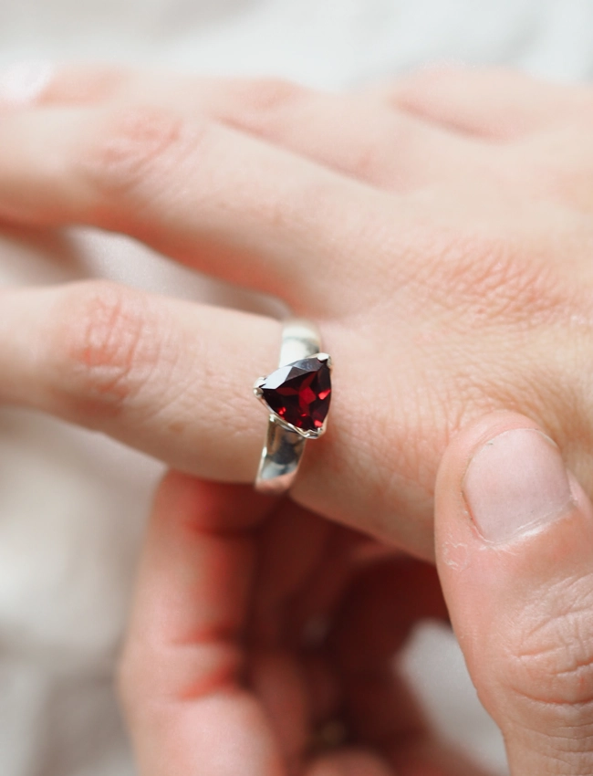 anello Granato 